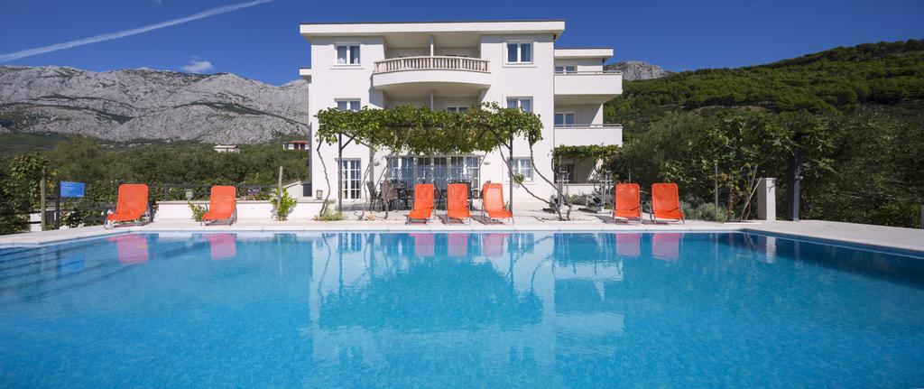 Apartmani Villa Athina Tučepi Kültér fotó