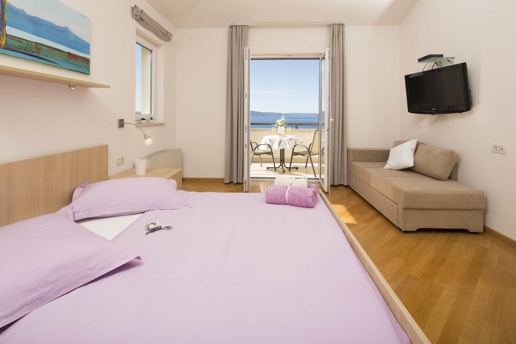 Apartmani Villa Athina Tučepi Kültér fotó