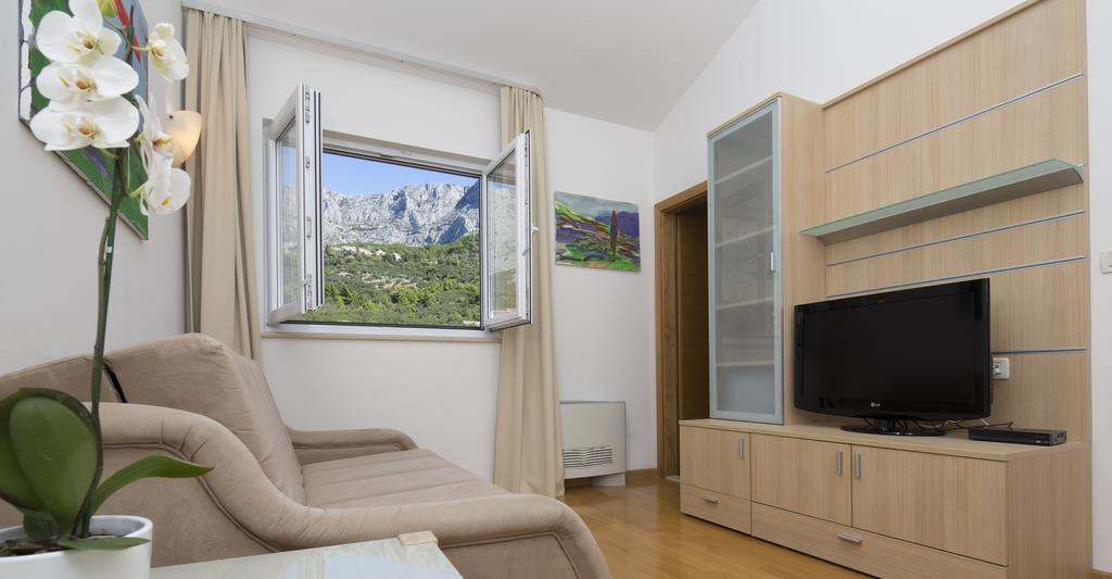 Apartmani Villa Athina Tučepi Kültér fotó