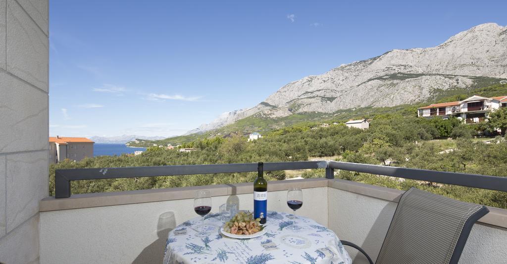 Apartmani Villa Athina Tučepi Kültér fotó