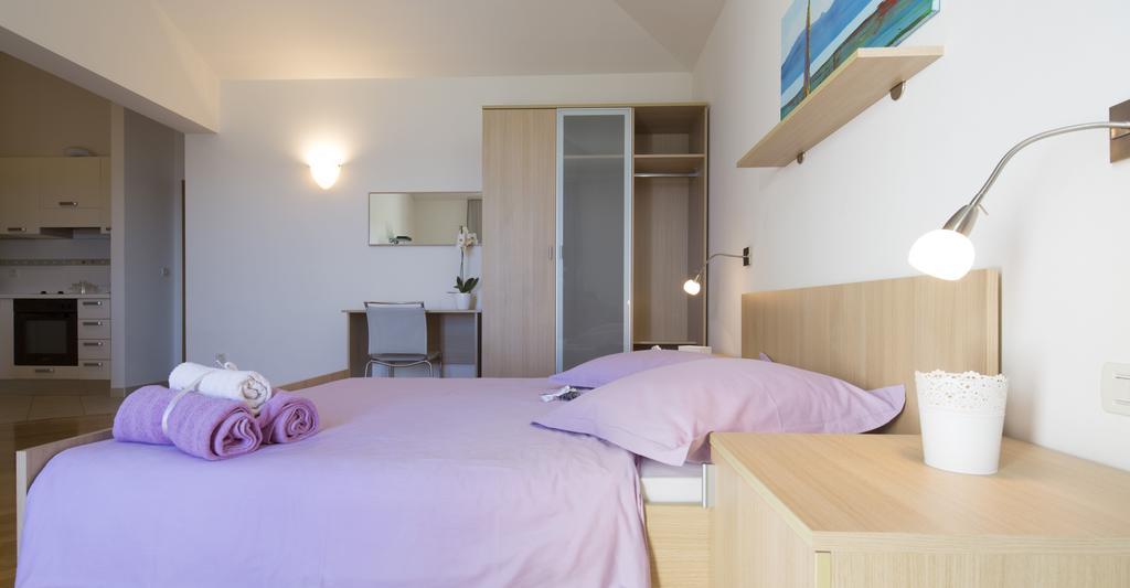 Apartmani Villa Athina Tučepi Kültér fotó