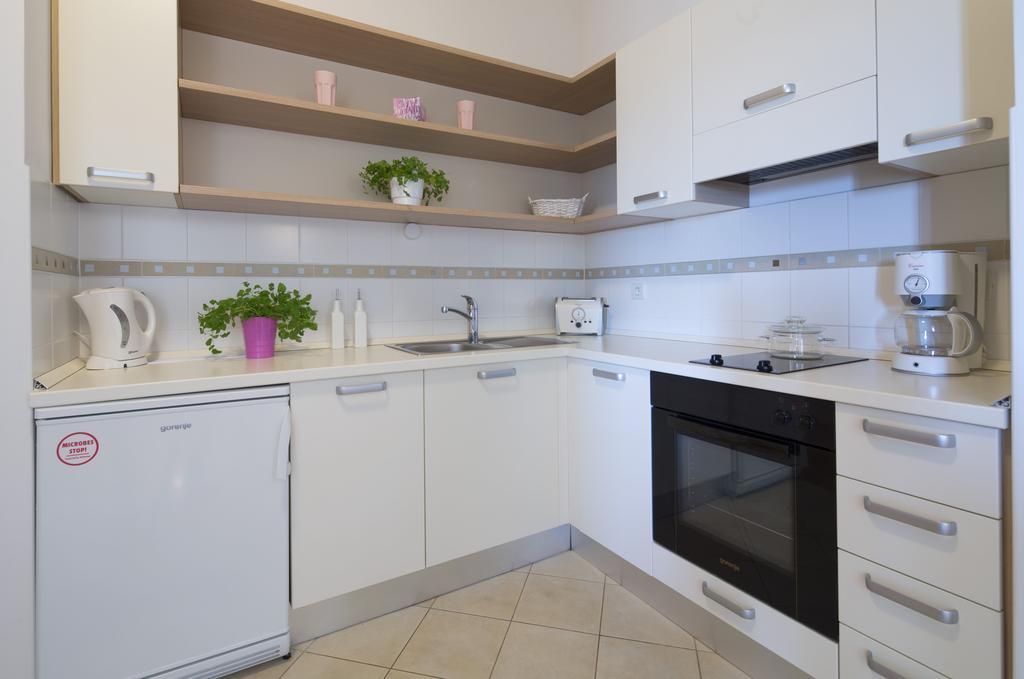 Apartmani Villa Athina Tučepi Kültér fotó