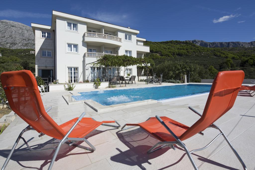 Apartmani Villa Athina Tučepi Kültér fotó