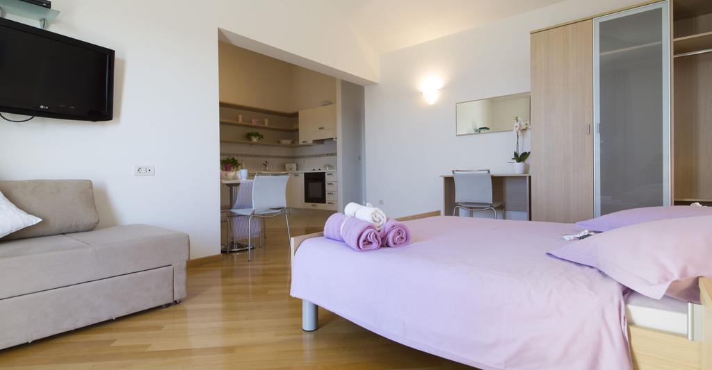 Apartmani Villa Athina Tučepi Kültér fotó