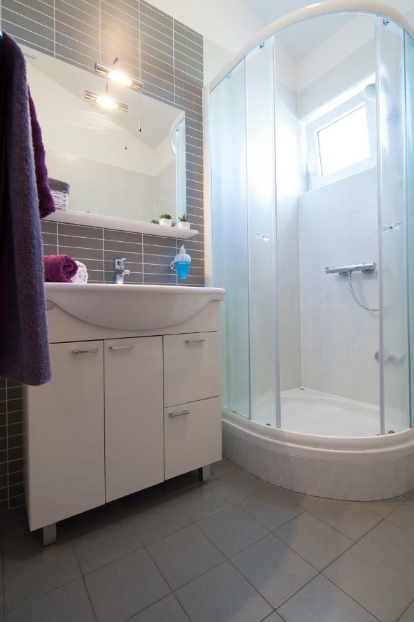 Apartmani Villa Athina Tučepi Kültér fotó